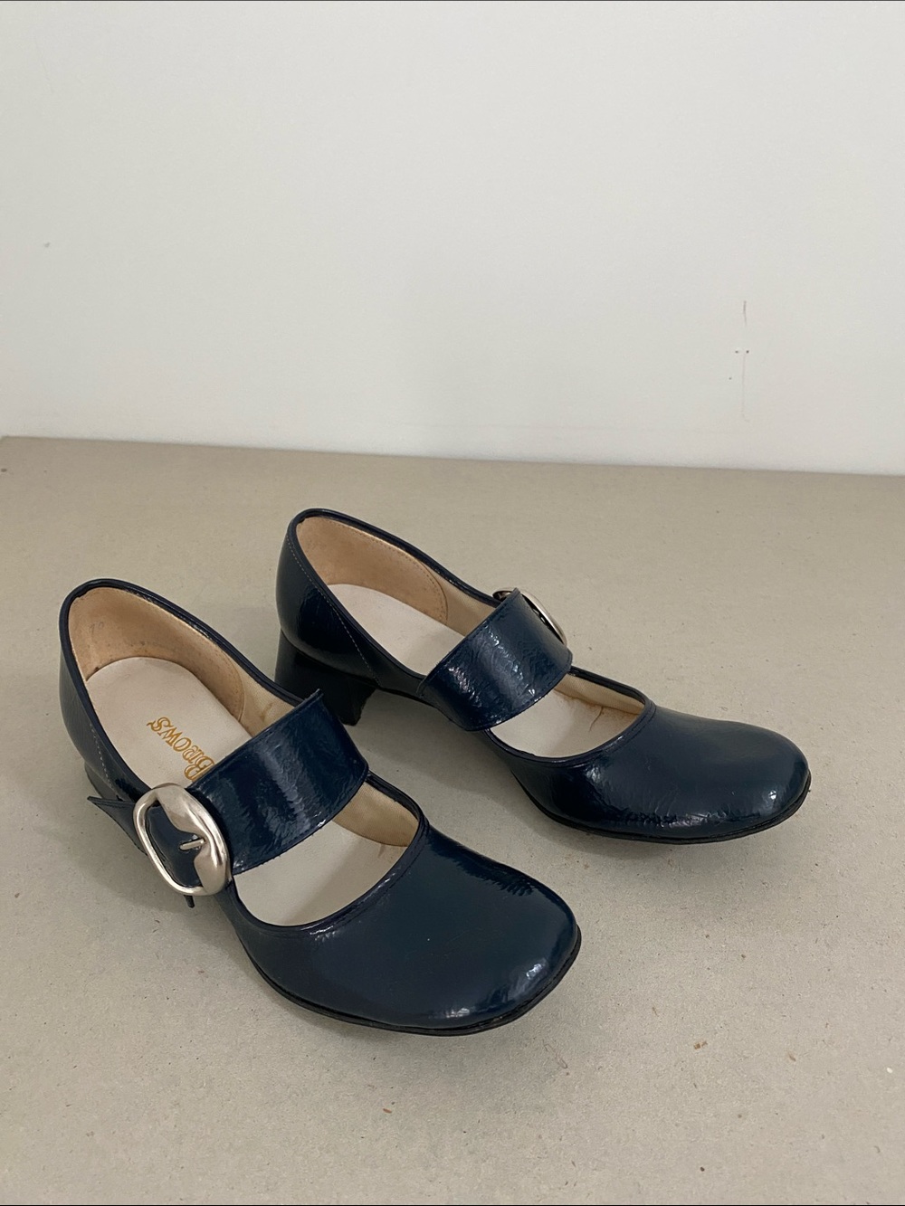 Vintage HiBrows Patent Leather Mary Jane Pumps in Navy with Buckle
